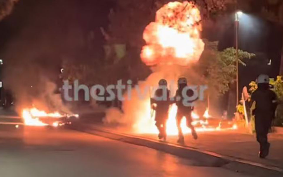 απθ-επεισόδια-τα-ξημερώματα-μέσα-στο-π-561884047