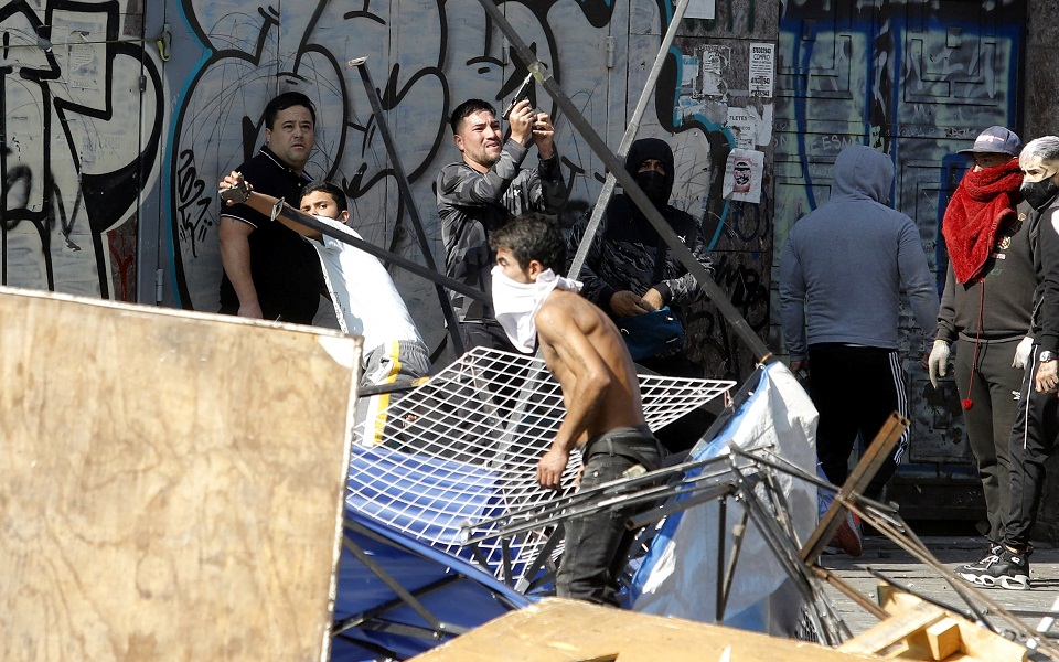 χιλή-υπέκυψε-δημοσιογράφος-που-χτυπή-561856048