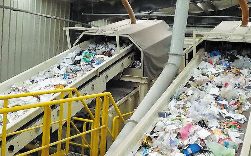 προχωρούν-οι-διαγωνισμοί-για-τα-απορρ-561846886