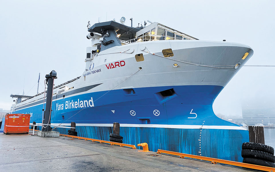 στις-θάλασσες-το-πρώτο-ηλεκτροκίνητο-561840121