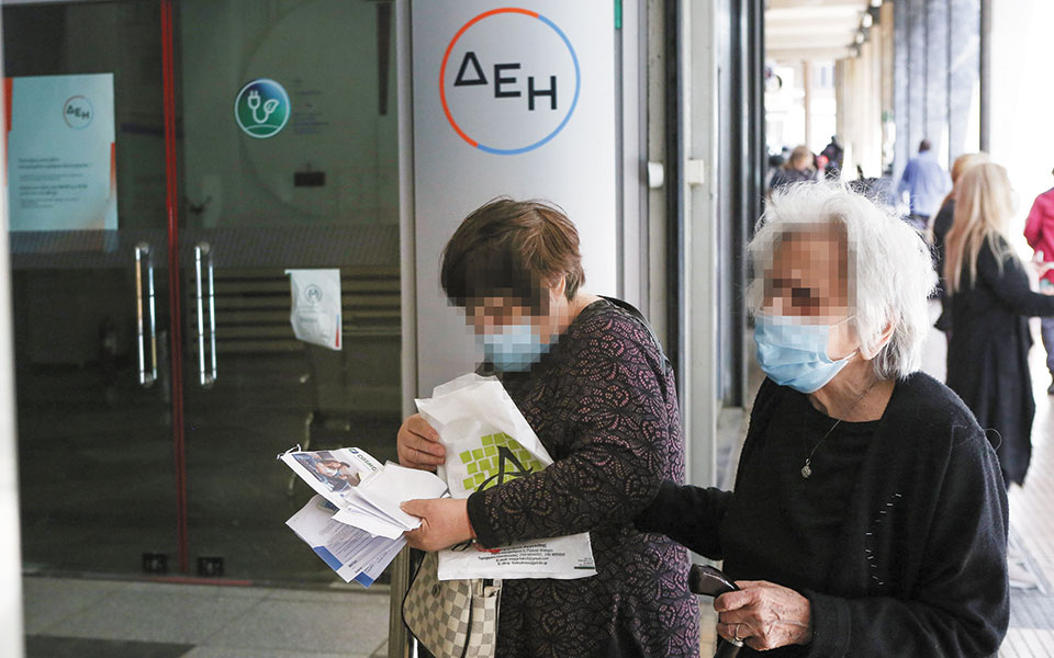 στην-αντεπίθεση-η-κυβέρνηση-561841948