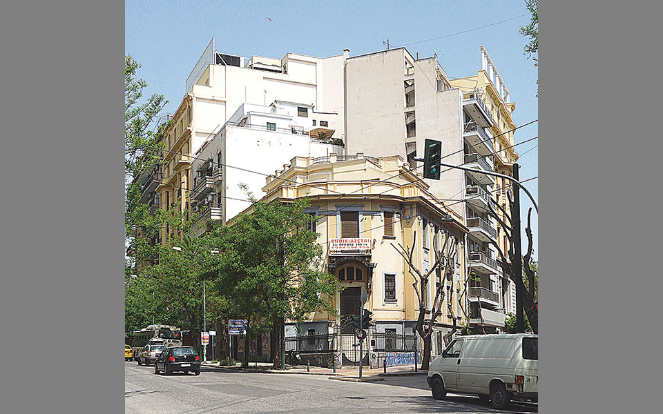 οι-τυφλές-όψεις-της-γηρασμένης-αθήνας-561844225