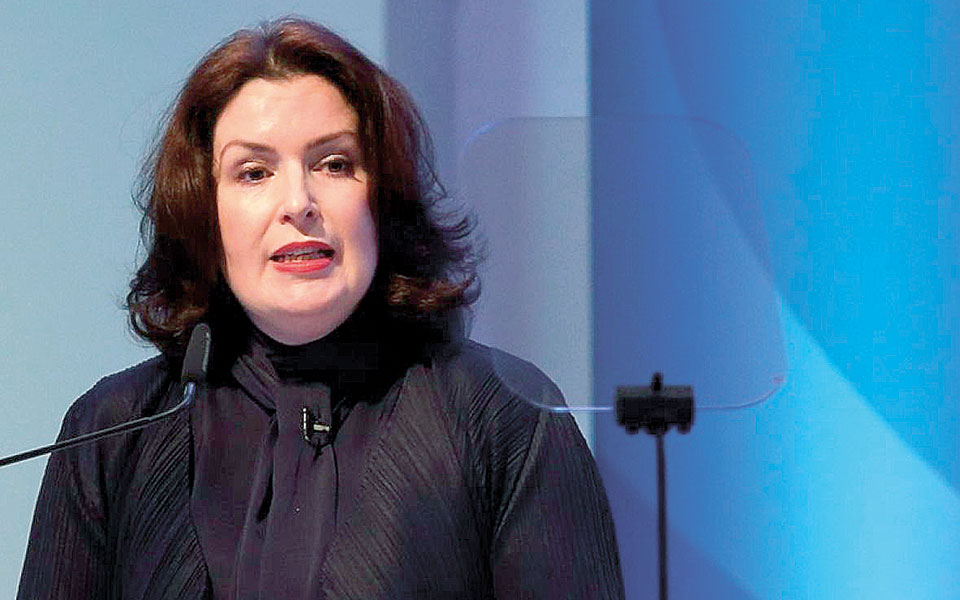 στην-credit-suisse-η-σιδηρά-κυρία-της-ιρλανδίας-561846976