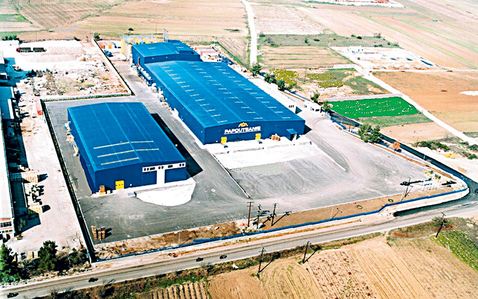 ενίσχυση-μεγεθών-για-την-παπουτσάνη-561850636