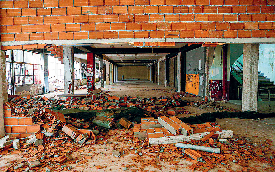 το-χρονικό-της-κατεδάφισης-στο-απθ-δ-561850912