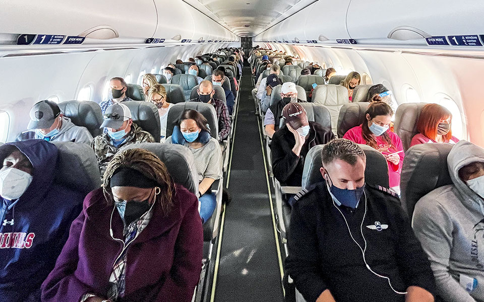 κορωνοϊός-χωρίς-μάσκες-σε-αεροδρόμια-561854623