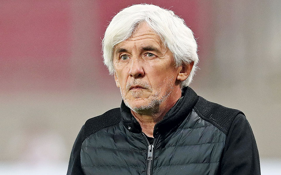 σούπερ-λιγκ-1-ευρώπη-με-χαρτί-και-μολύ-561856870