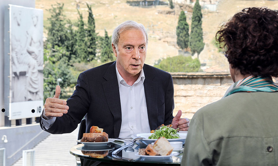 Νίκος Σταμπολίδης: Με ενοίκιο είμαστε σε Γη και εξουσία-1