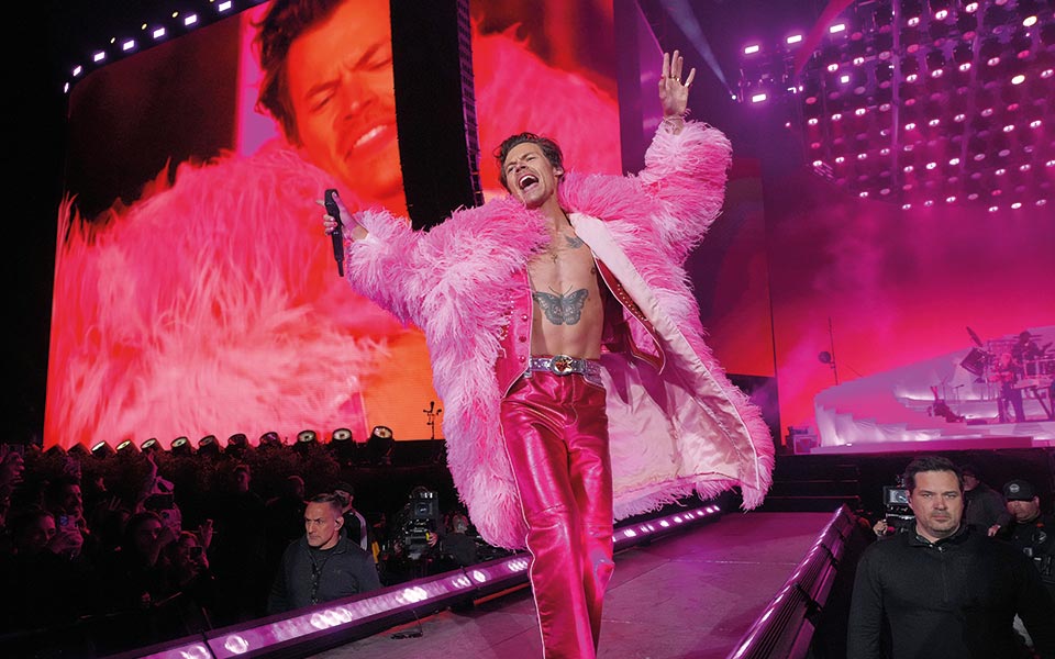 μουσική-και-θεατές-νικητές-στο-γουέμπ-561886258