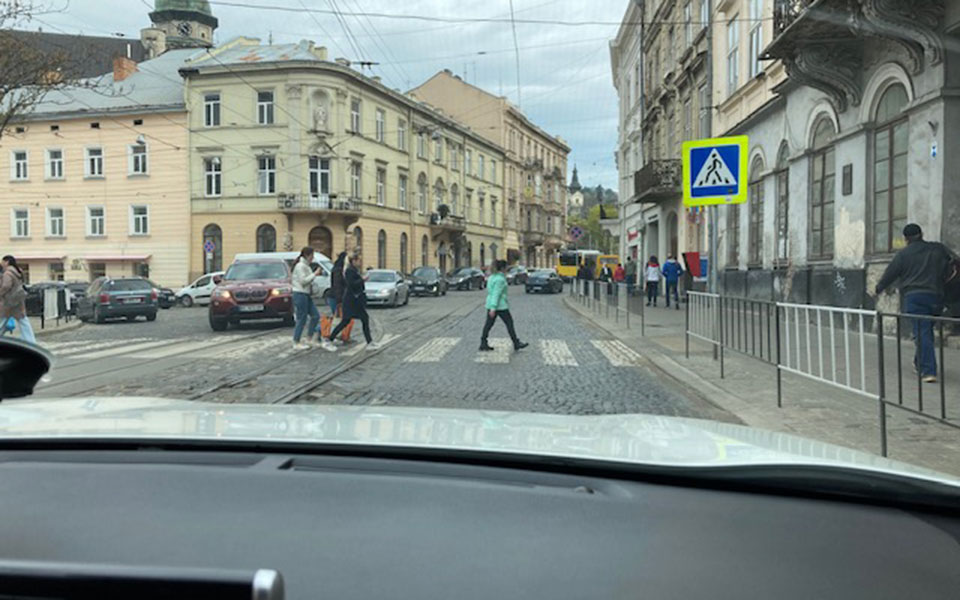 Στο στρατηγείο του Ζελένσκι: Το βαρύ τίμημα του πολέμου και οι αναφορές στην Ελλάδα-5