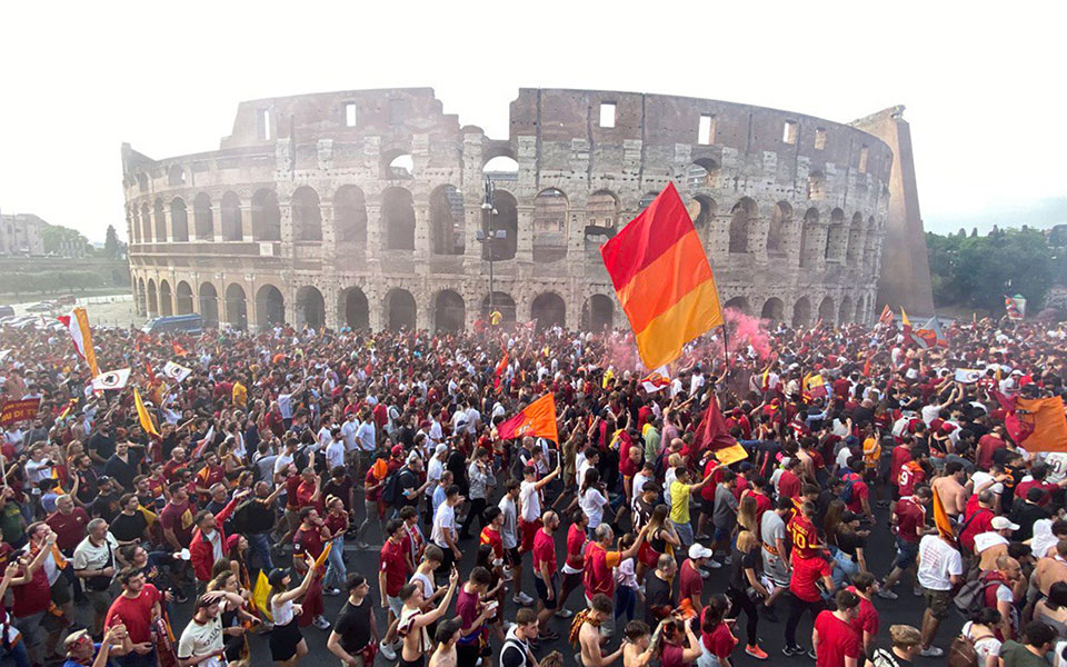 conference-league-κάηκε-για-ακόμη-μία-φορά-η-ρώμη-561880612