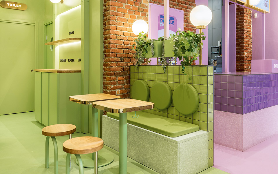 μπέργκερ-και-φουτουρισμός-σε-μιλάνο-κ-561863656