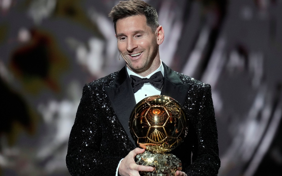 χρυσή-μπάλα-τον-οκτώβριο-η-απονομή-του-561875683