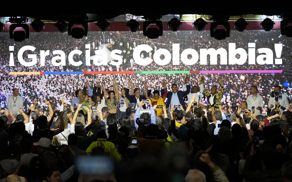 Κολομβία: Νίκη του κεντροαριστερού υποψηφίου στον α’ γύρο των εκλογών-1