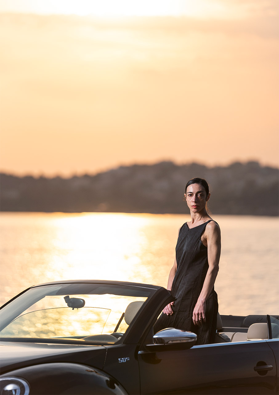 Έλενα Τοπαλίδου: «Δεν γίνεται τα 18χρονα να μην έχουν όνειρα και φαντασία στον κόσμο που ζούμε τώρα!»-4