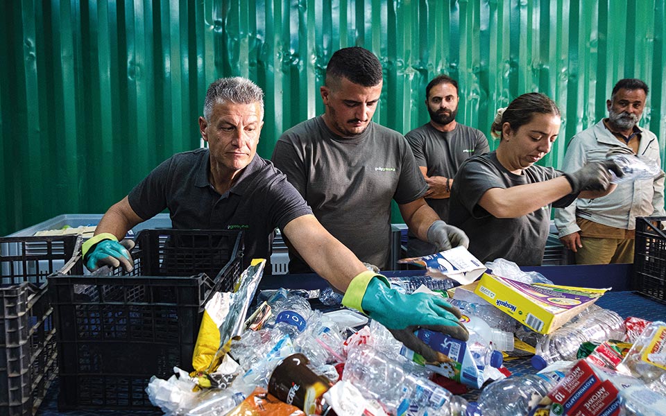 Πως η Τήλος «καθάρισε» με τα σκουπίδια-9