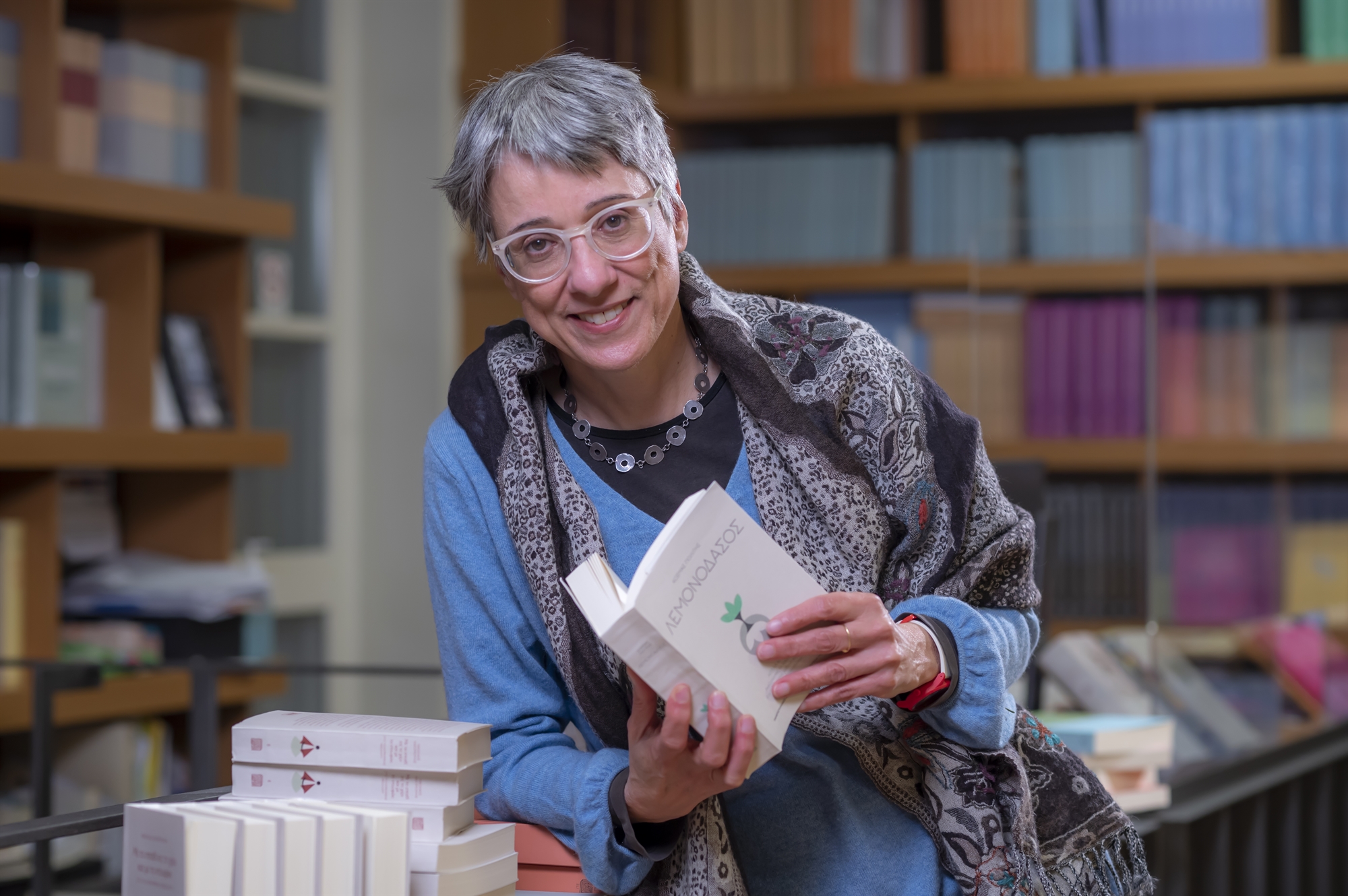 η-καθηγήτρια-νεοελληνικής-φιλολογία-561845983