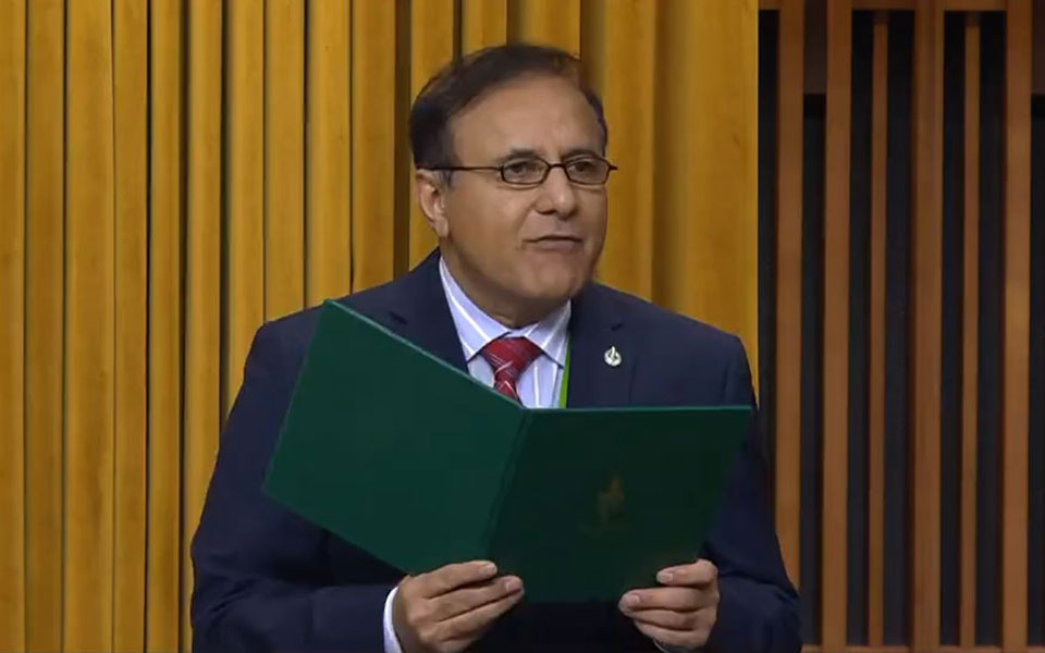 καναδάς-βουλευτής-εμφανίστηκε-σε-τηλ-561853540