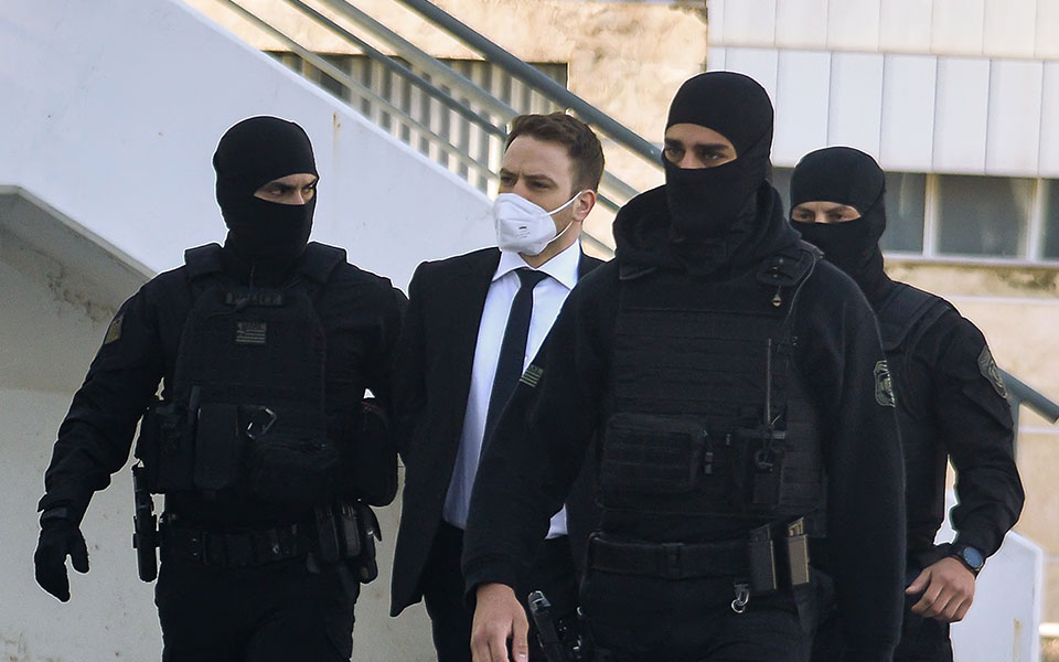 έγκλημα-στα-γλυκά-νερά-η-ώρα-της-απολογ-561852589