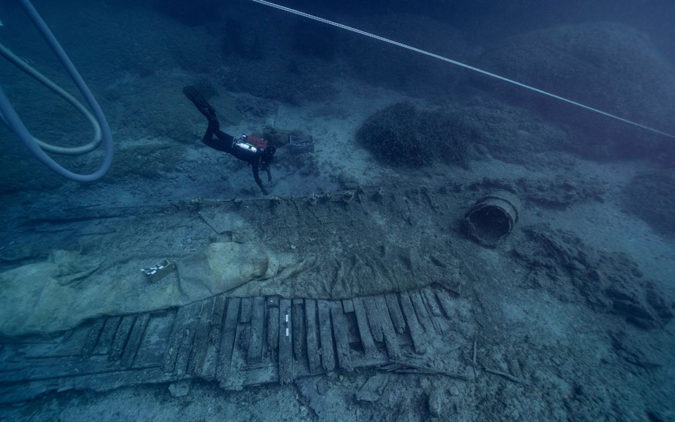 τι-βρέθηκε-στο-ιστορικό-ναυάγιο-μεντ-561849295