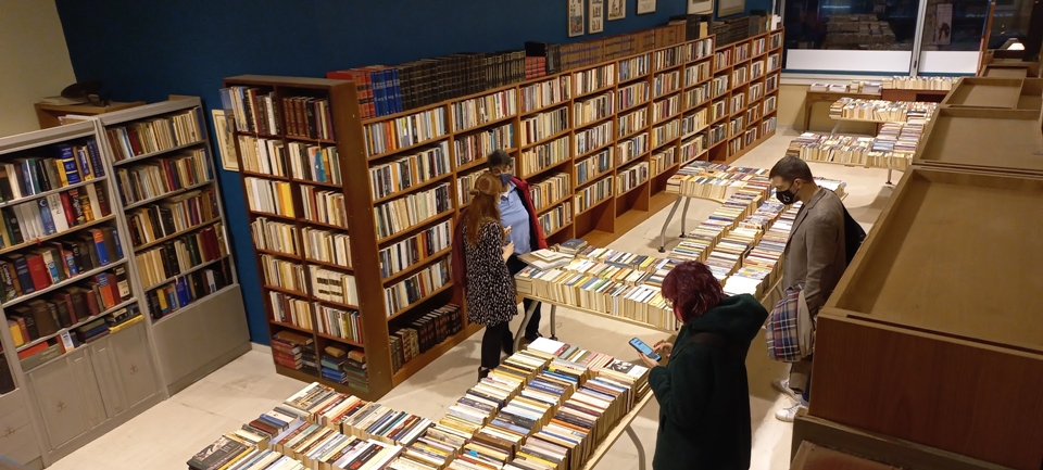 Παλαιοβιβλιοπωλείο των αστέγων: Νέα στέγη, νέα όνειρα-3