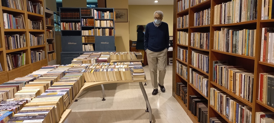 Παλαιοβιβλιοπωλείο των αστέγων: Νέα στέγη, νέα όνειρα-1