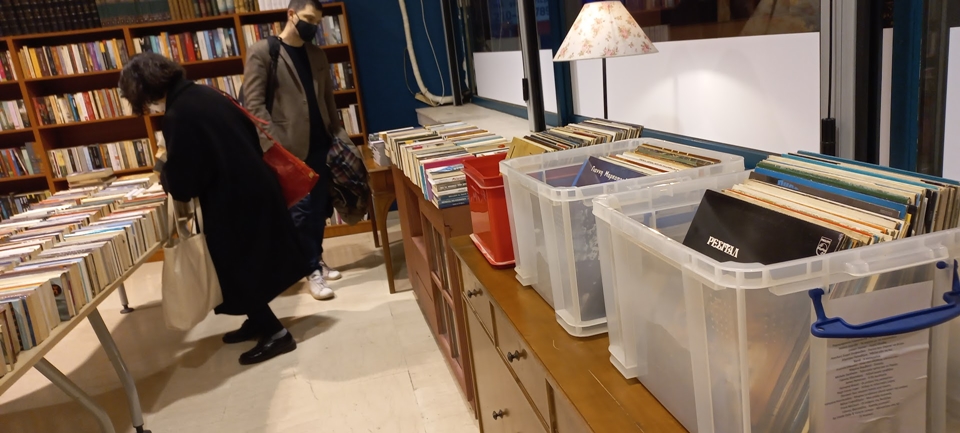 Παλαιοβιβλιοπωλείο των αστέγων: Νέα στέγη, νέα όνειρα-7