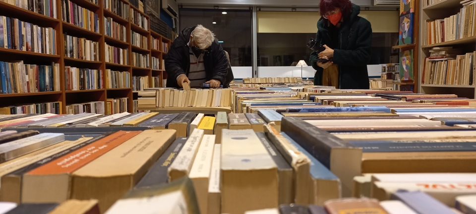 Παλαιοβιβλιοπωλείο των αστέγων: Νέα στέγη, νέα όνειρα-5