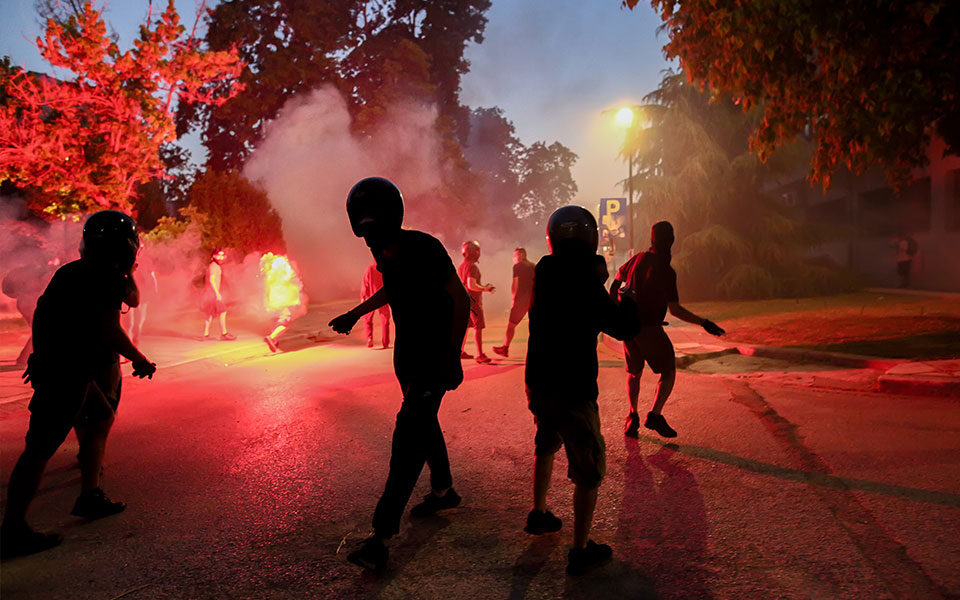 θεσσαλονίκη-4-συλλήψεις-και-29-προσαγωγ-561884089