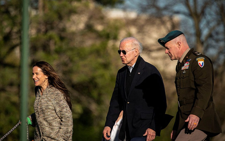 ηπα-θετική-στην-covid-η-κόρη-του-τζο-μπάιντε-561866155
