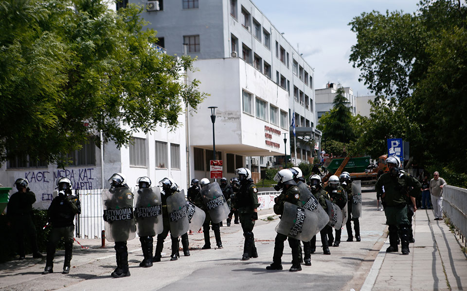 θεσσαλονίκη-στο-αυτόφωρο-οι-δύο-συλλη-561853096