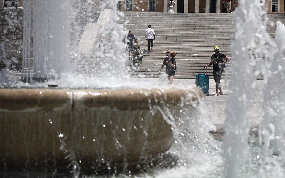 καιρός-αύριο-ηλιοφάνεια-και-μικρή-άνο-561881260