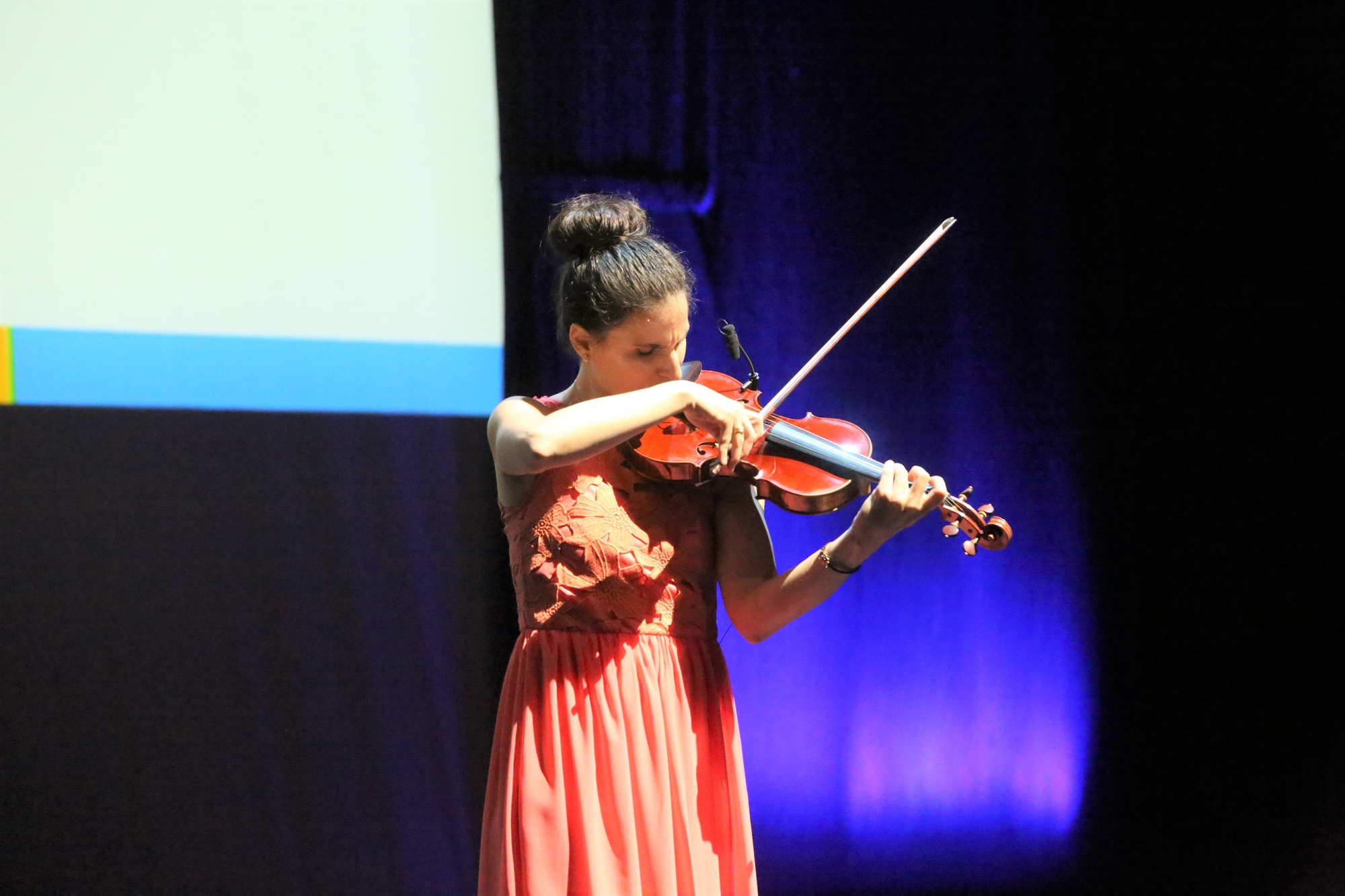 Το Ιδρυμα Κρατικών Υποτροφιών, με τη σπουδαία προσφορά, σβήνει φέτος 70 κεράκια-2