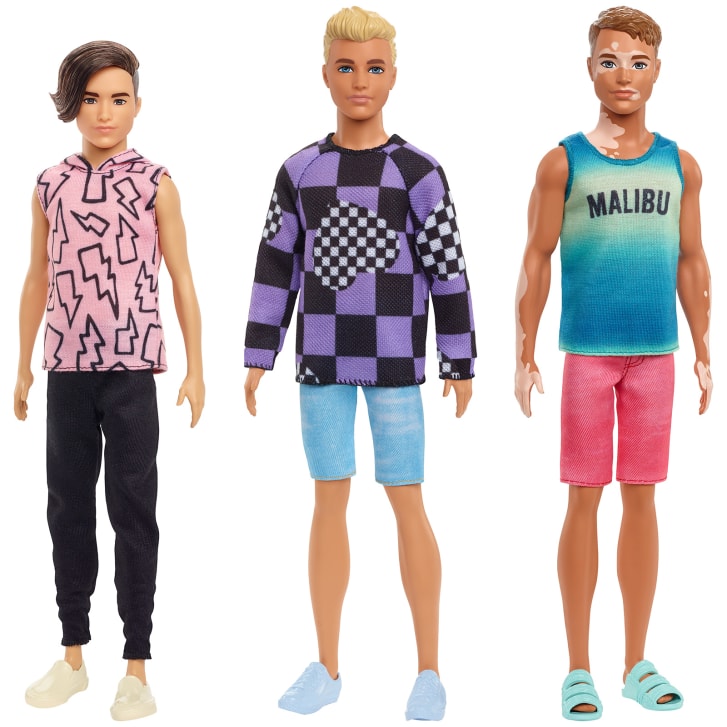 Η Barbie φοράει ακουστικό βαρηκοΐας, ο Ken έχει λεύκη-1