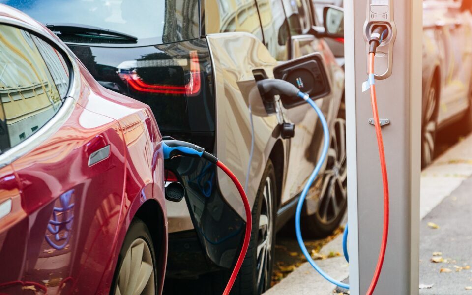 χάνουν-την-κινεζική-αγορά-ηλεκτρικών-561880819