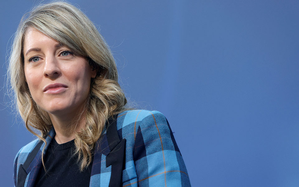 καναδάς-υπέρ-μιας-γρήγορης-ένταξης-561862042