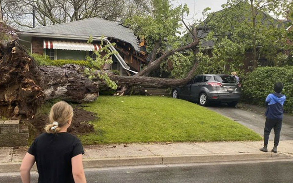 καναδάς-οκτώ-νεκροί-300-000-νοικοκυριά-χωρί-561873061