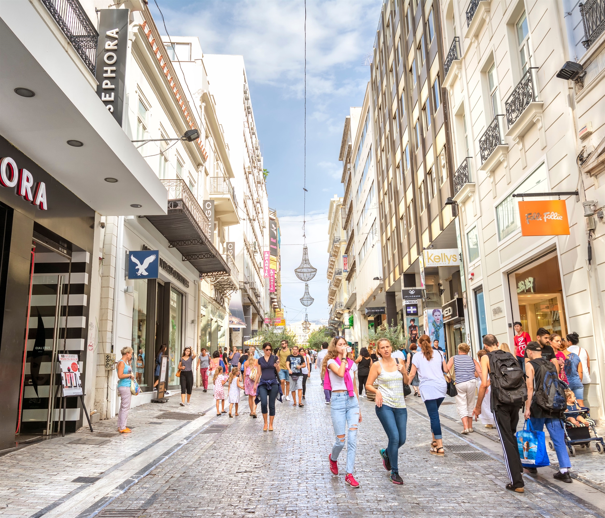 αύξηση-ενοικίων-στα-καταστήματα-υψη-561885901