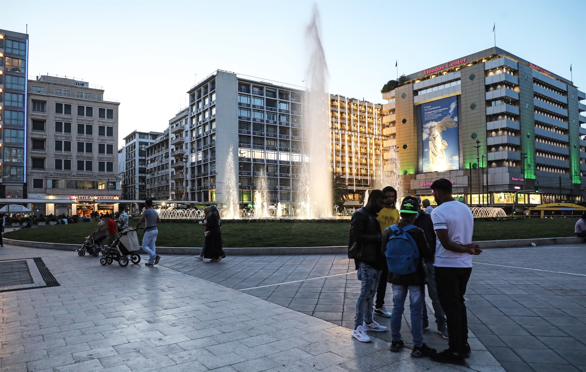 Η «Κ» στις γειτονιές της Ομόνοιας: «Στη σκοτεινή πλευρά της πόλης»-2