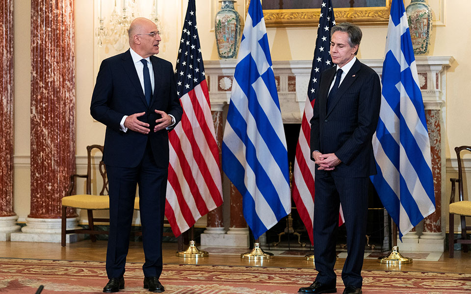 τραγωδία-στα-τέμπη-οι-ηπα-επαινούν-το-έ-561866233