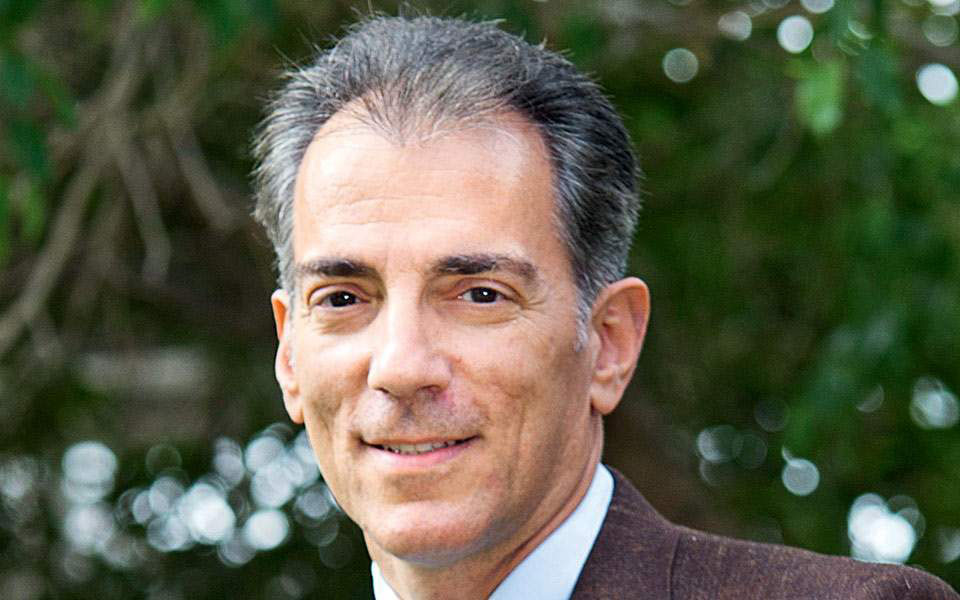 ο-ψηφιακός-μετασχηματισμός-και-οι-μικ-561848236