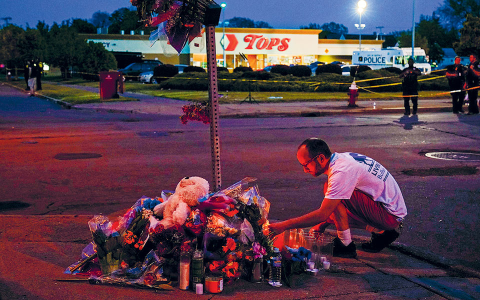 θρήνος-για-τη-ρατσιστική-επίθεση-στις-561862951