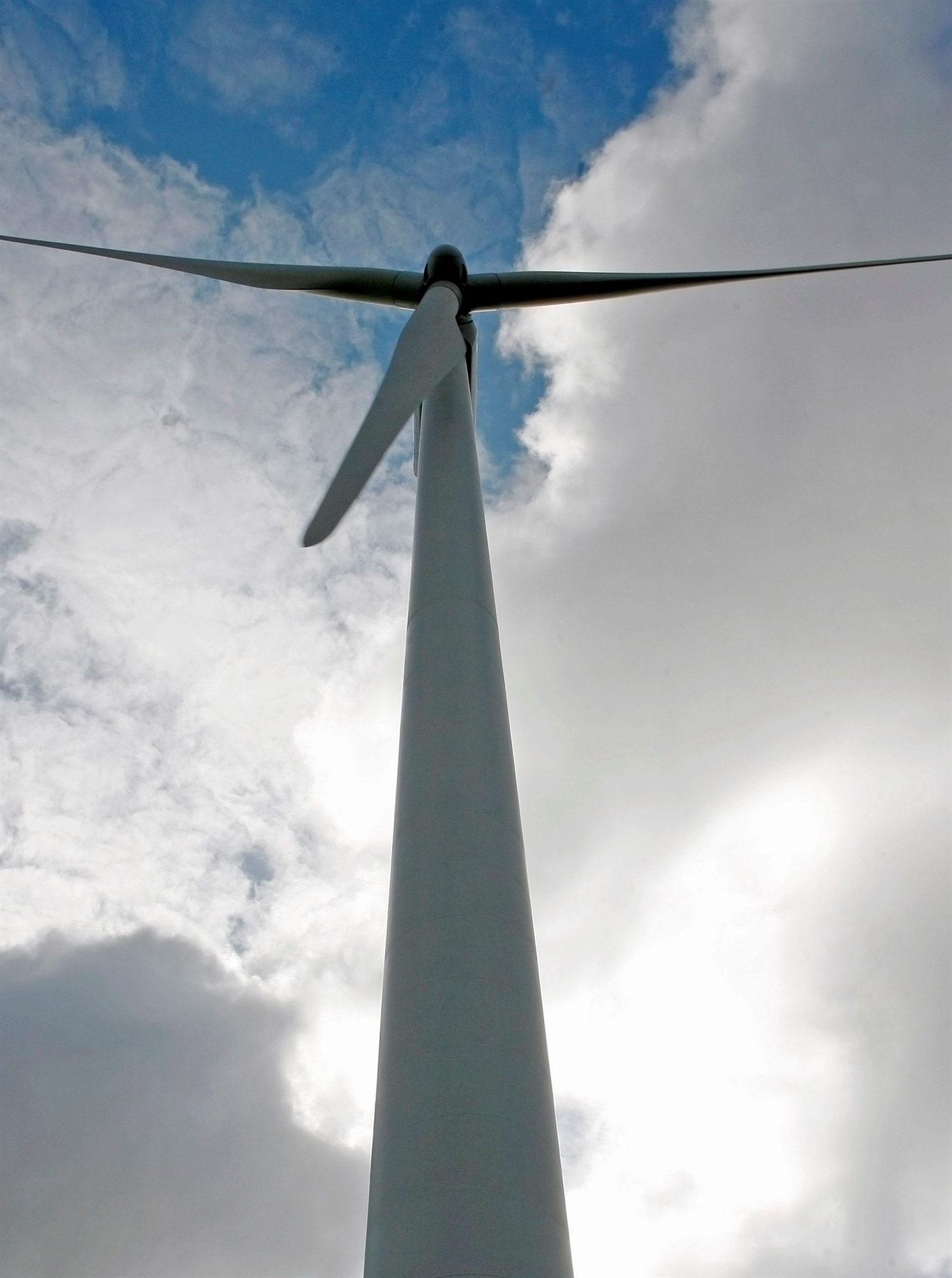 tι-κερδίζουν-motor-oil-και-ελλάκτωρ-από-το-mega-deal-561846448