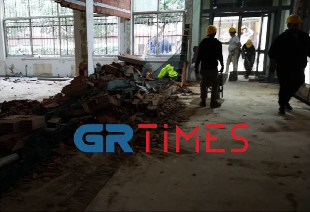 ΑΠΘ: Εργασίες στον χώρο της βιβλιοθήκης μετά τις καταστροφές (εικόνες)-1