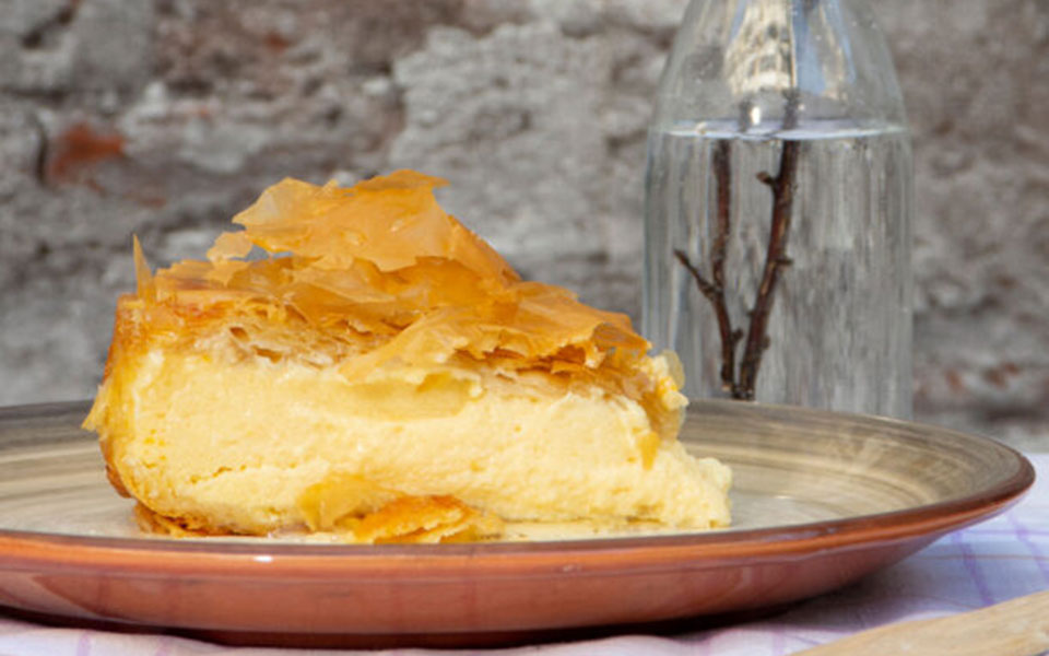 γαλακτομπούρεκο-11-συνταγές-για-να-τρώμ-561860332