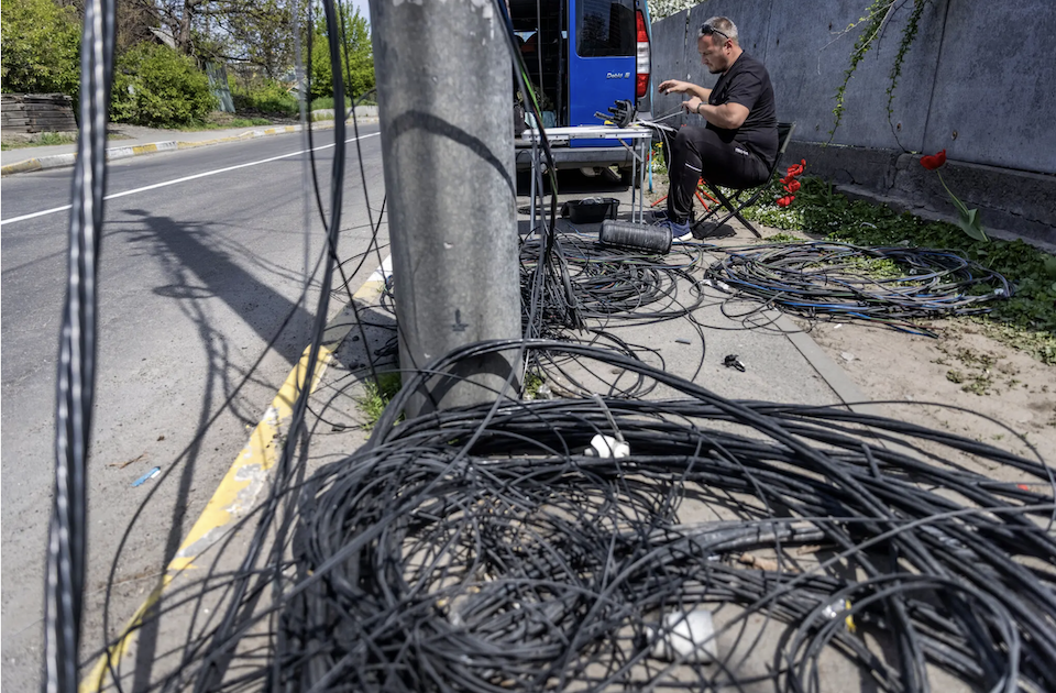 Πόλεμος στην Ουκρανία: Η ζωή επιστρέφει στην Μπούκα-1