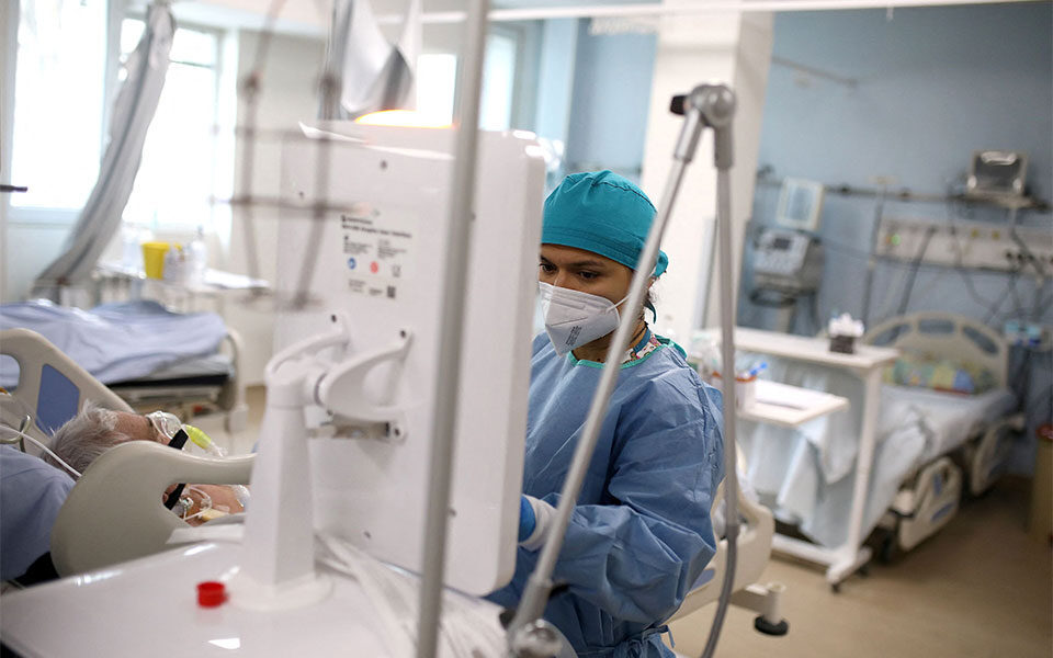 κορωνοϊός-4-761-νέα-κρούσματα-26-θάνατοι-185-δι-561853447