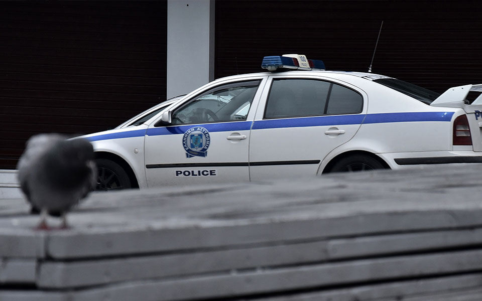 ηράκλειο-αντί-να-πληρώσει-το-δωμάτιο-π-561852820