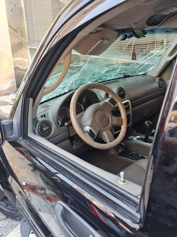 Ηράκλειο: Τζιπ «εισέβαλε» σε βιτρίνα κρεοπωλείου (εικόνες)-2