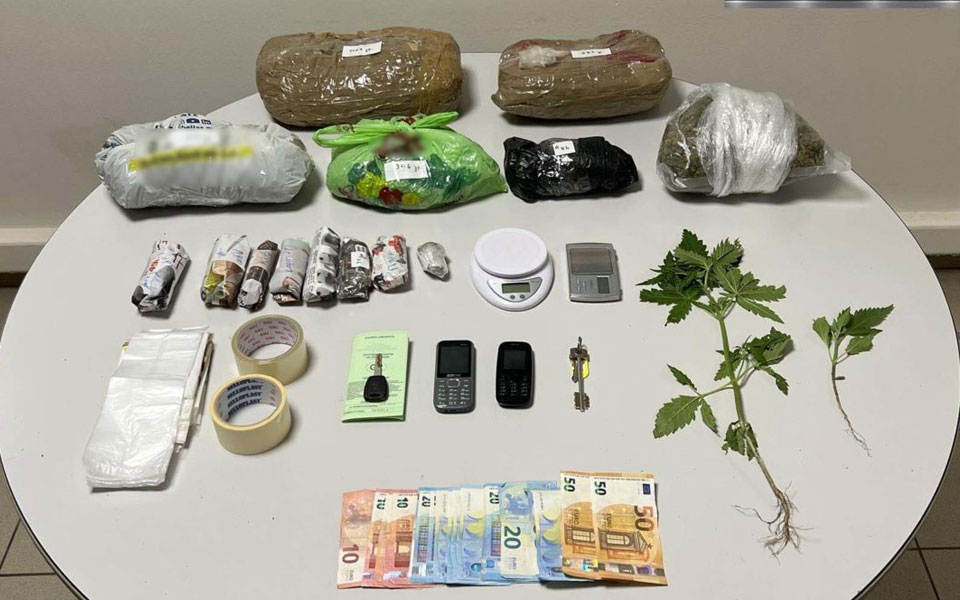 θεσσαλονίκη-χειροπέδες-σε-70χρονο-που-έ-561844045